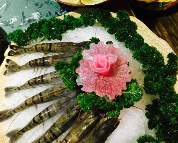 潮辣礦泉水火鍋店使用1噸片冰機