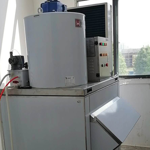 1噸片冰機交付湖北武漢某食品加工廠使用