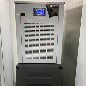 華豫兄弟300公斤雪花制冰機交付河南某刺身店使