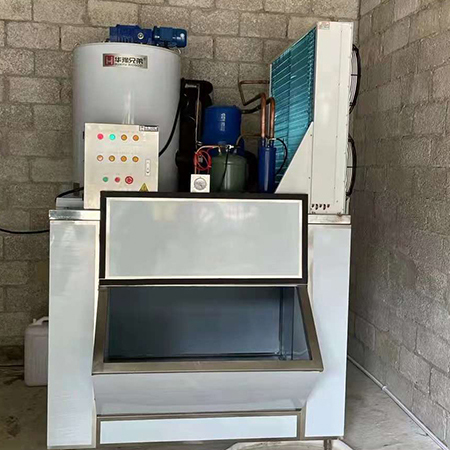 3噸片冰機交付廣西靖西某蔬菜運輸使用