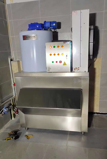 1噸片冰機交付廣東清遠某連鎖超市使用