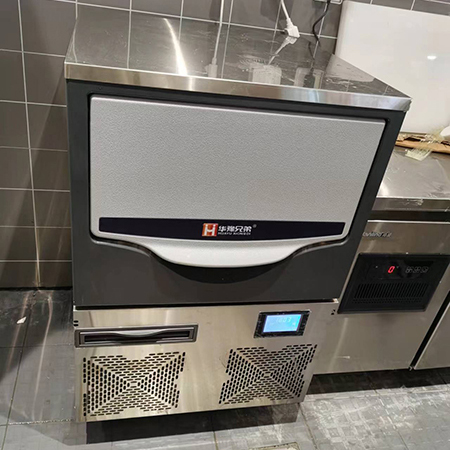 100公斤雪花制冰機交付深圳壽司店使用