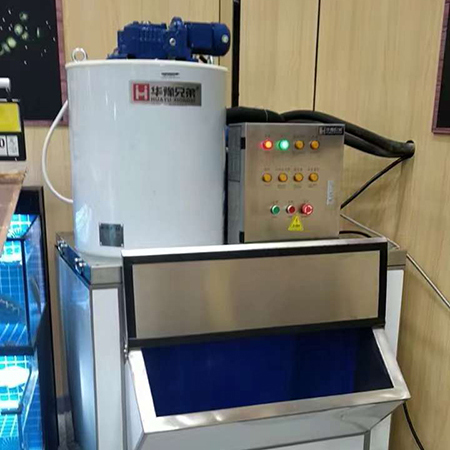 1噸片冰機交付福建某超市使用