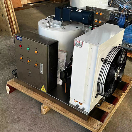 300公斤片冰機(jī)交付廣東深圳某生鮮超市使用