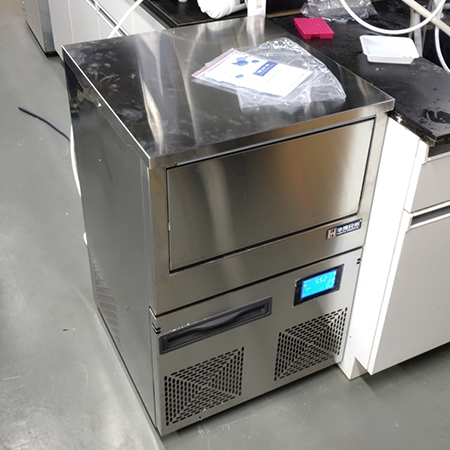 100公斤雪花制冰機交付上海某生物公司