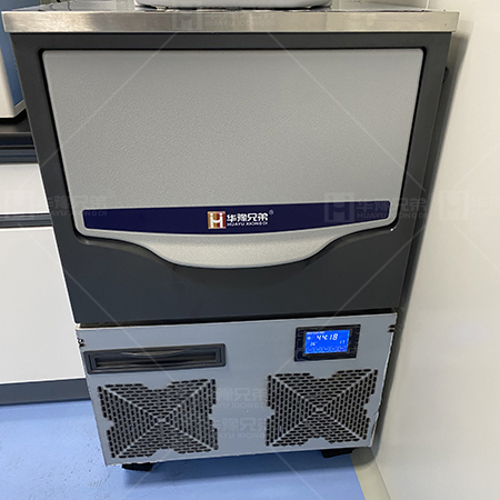 100公斤雪花制冰機交付很那鄭州某醫學院