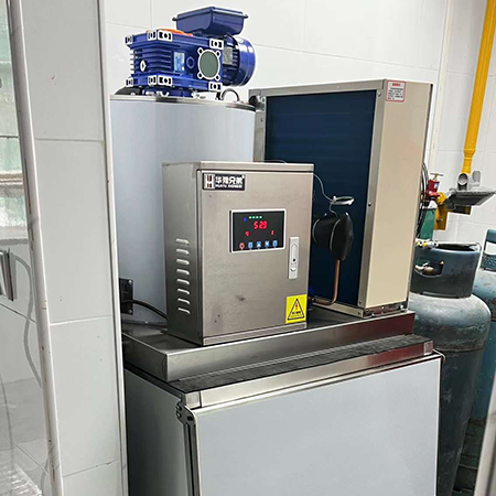 300公斤片冰機交付廣東中山某火鍋店