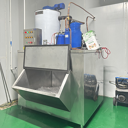 3噸全不銹鋼片冰機交付河南鄭州某食品廠