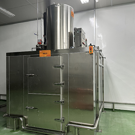 2臺(tái)5噸不銹鋼片冰機(jī)交付福建廈門某食品廠