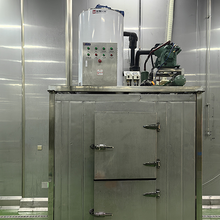 3噸片冰機定制下出冰交付某食品廠