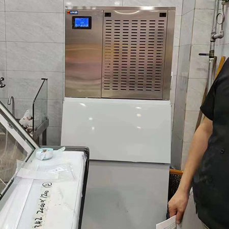 300公斤純雪花制冰機交付福建某海鮮姿造