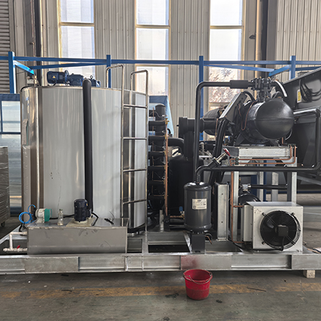 20噸大型片冰機即將發往福建某肉類加工廠